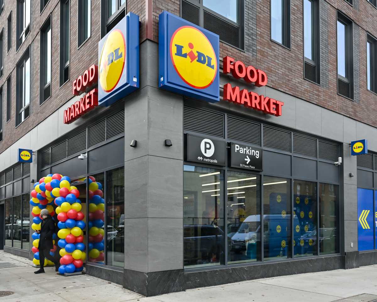 Lidl celebrates grand opening in Park Slope • Brooklyn Paper