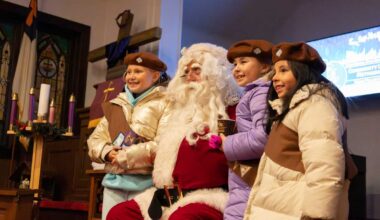 Annual tree lighting brings Middle Village residents together for caroling and hot chocolate – QNS