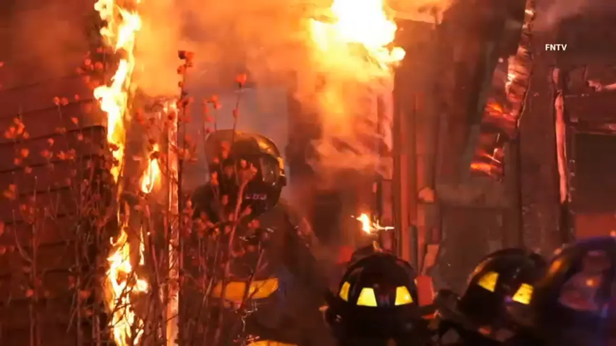 Two fast-moving fires under investigation in Queens – NBC New York