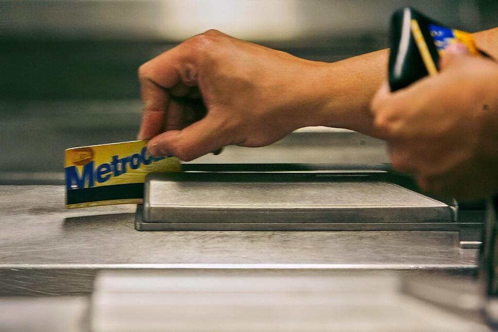 New York subway ends its MetroCard era and switches fully to tap-and-go fares – Hartford Courant