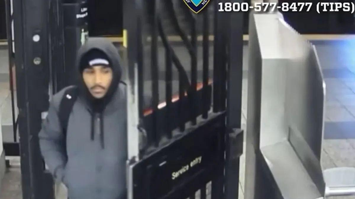 Teen arrested after setting subway rider on fire at Penn Station – NBC New York