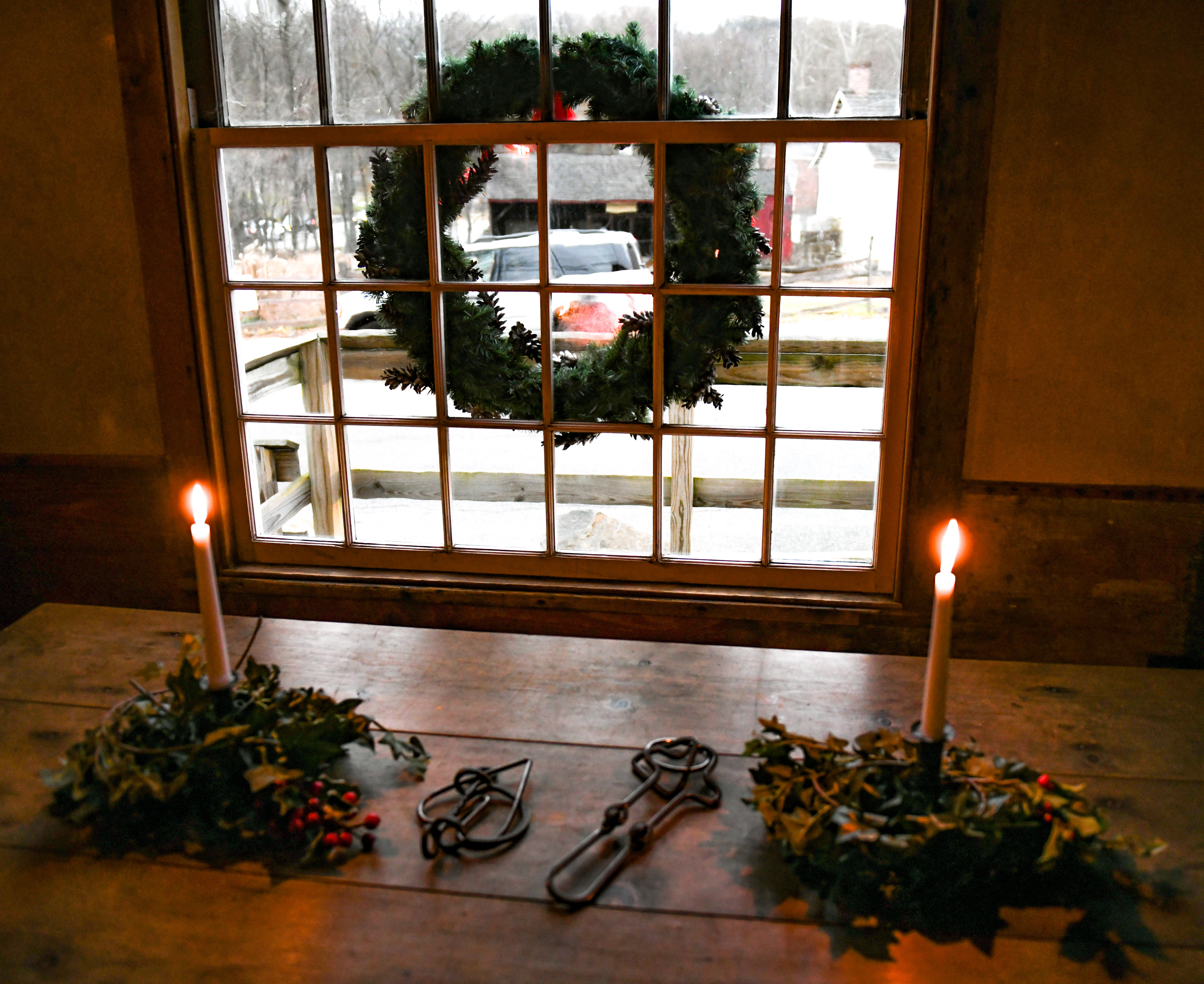 Scenes from the tree lighting at Historic Richmondtown on Dec. 5, 2025. (Steve White for the Advance/SILive.com)