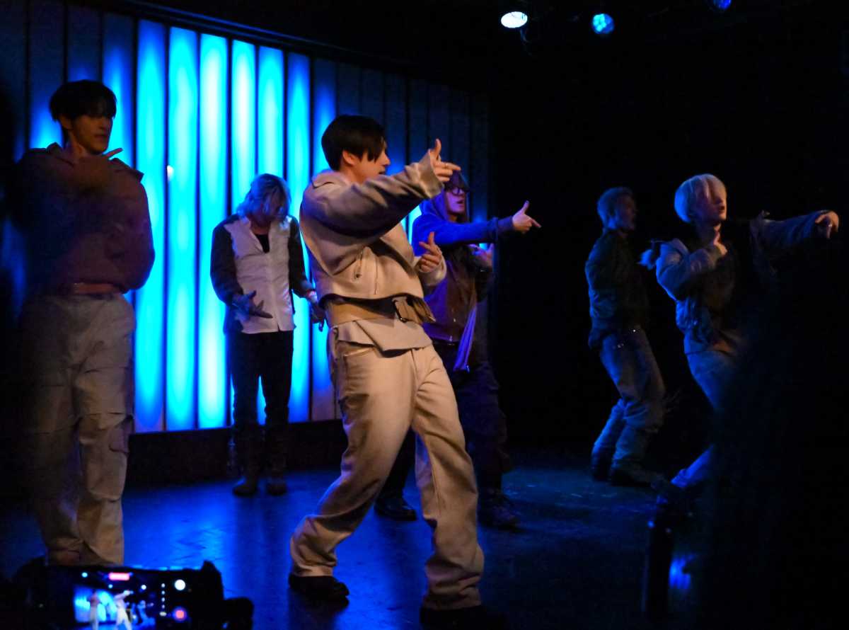 JUSTB taps into K-pop’s new listening party phenomenon with a holiday-ready Black Friday experience in Brooklyn – amNewYork