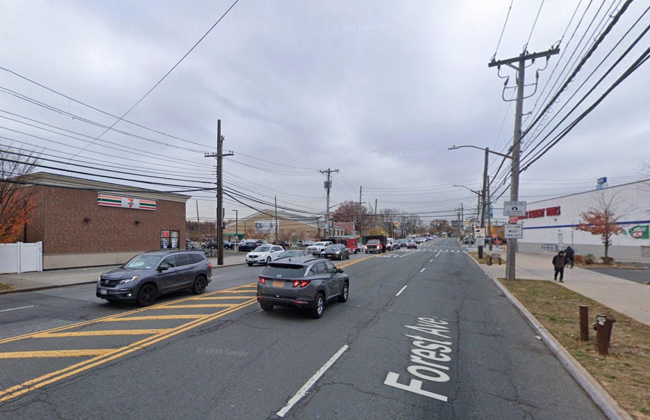 2023 car stop in Mariners Harbor