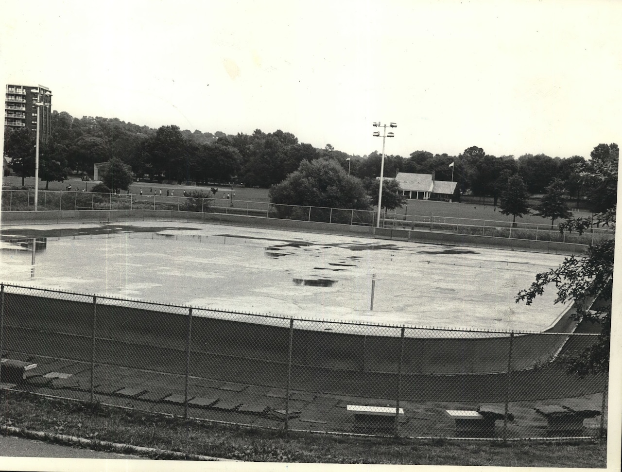 1974 Press Photo War Memorial Skating Rink in Clove Lakes Park