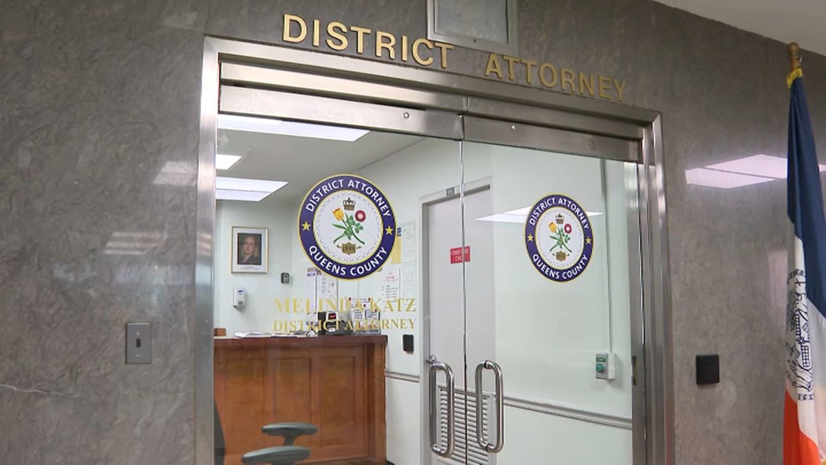 DA flub allows ex-NYPD cops to avoid trial in sex crime indictment – NBC New York