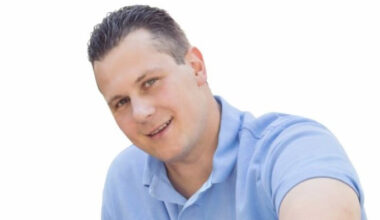 Brooklyn father of 2 who didn’t want second car killed riding scooter to work: wife