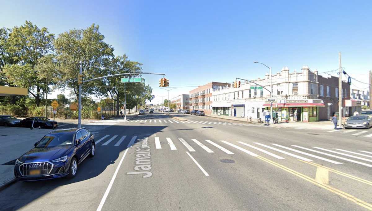 Moped rider dies after colliding with SUV at Queens intersection: cops – amNewYork