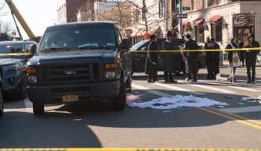 Man, 89, critically struck by Ford van in Brooklyn