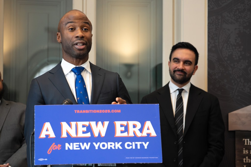 Mamdani reverses course on mayoral control over NYC schools as he appoints Kamar Samuels chancellor