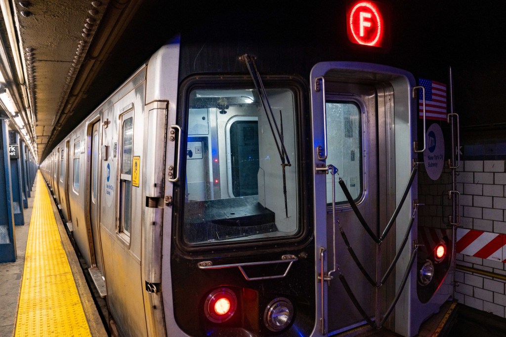 Signal errors slow subway trains on first day of F and M swap