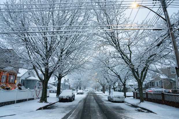 Snowfall in New York City on Sunday December 14, 2025. (Theodore Parisienne / New York Daily News)