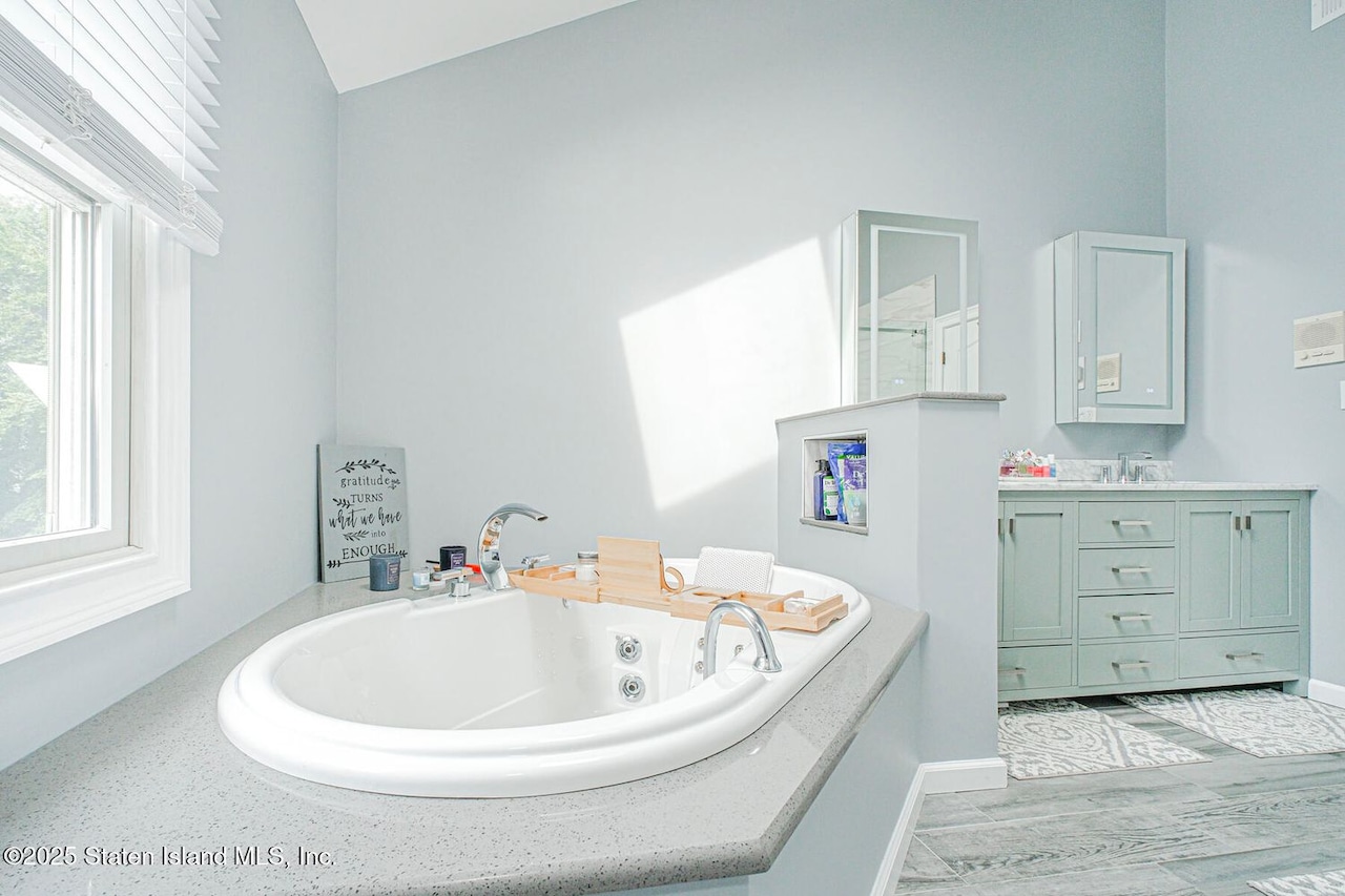 72 Giegerich Avenue, Tottenville