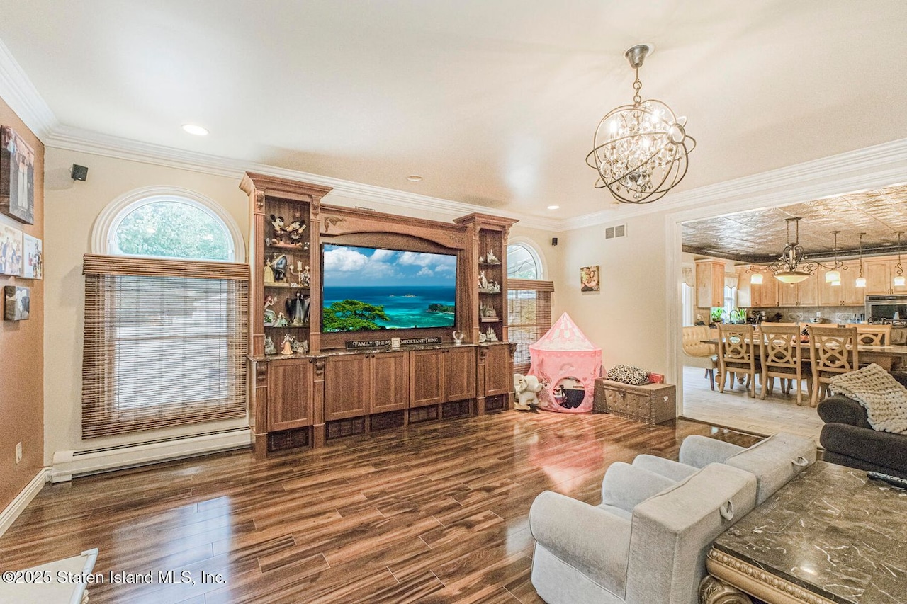 72 Giegerich Avenue, Tottenville