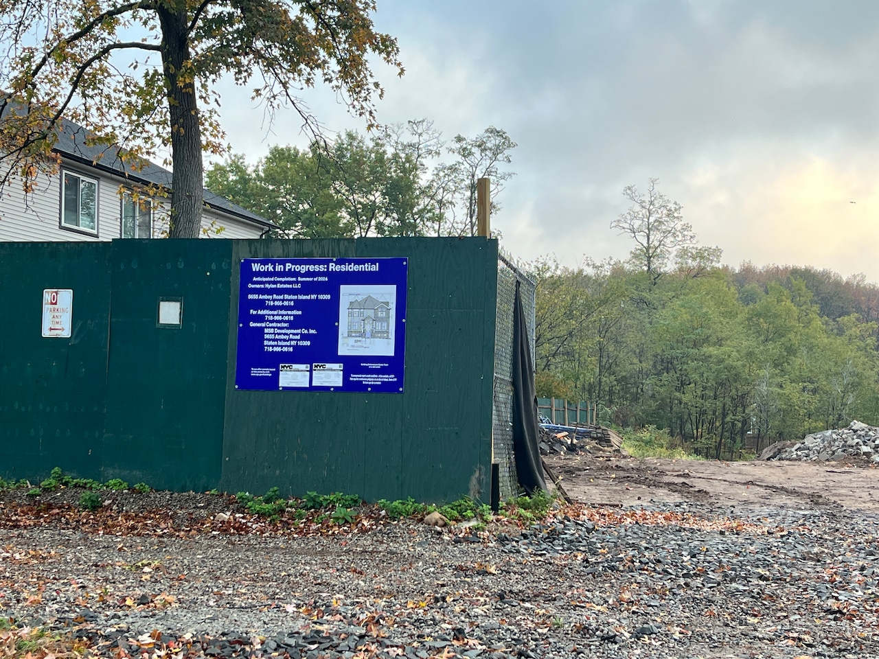 New York law grants homeowners access to neighbors’ property for repairs, compensation included