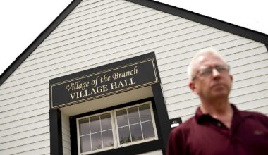 New York village threatens church for Christmas tree…
