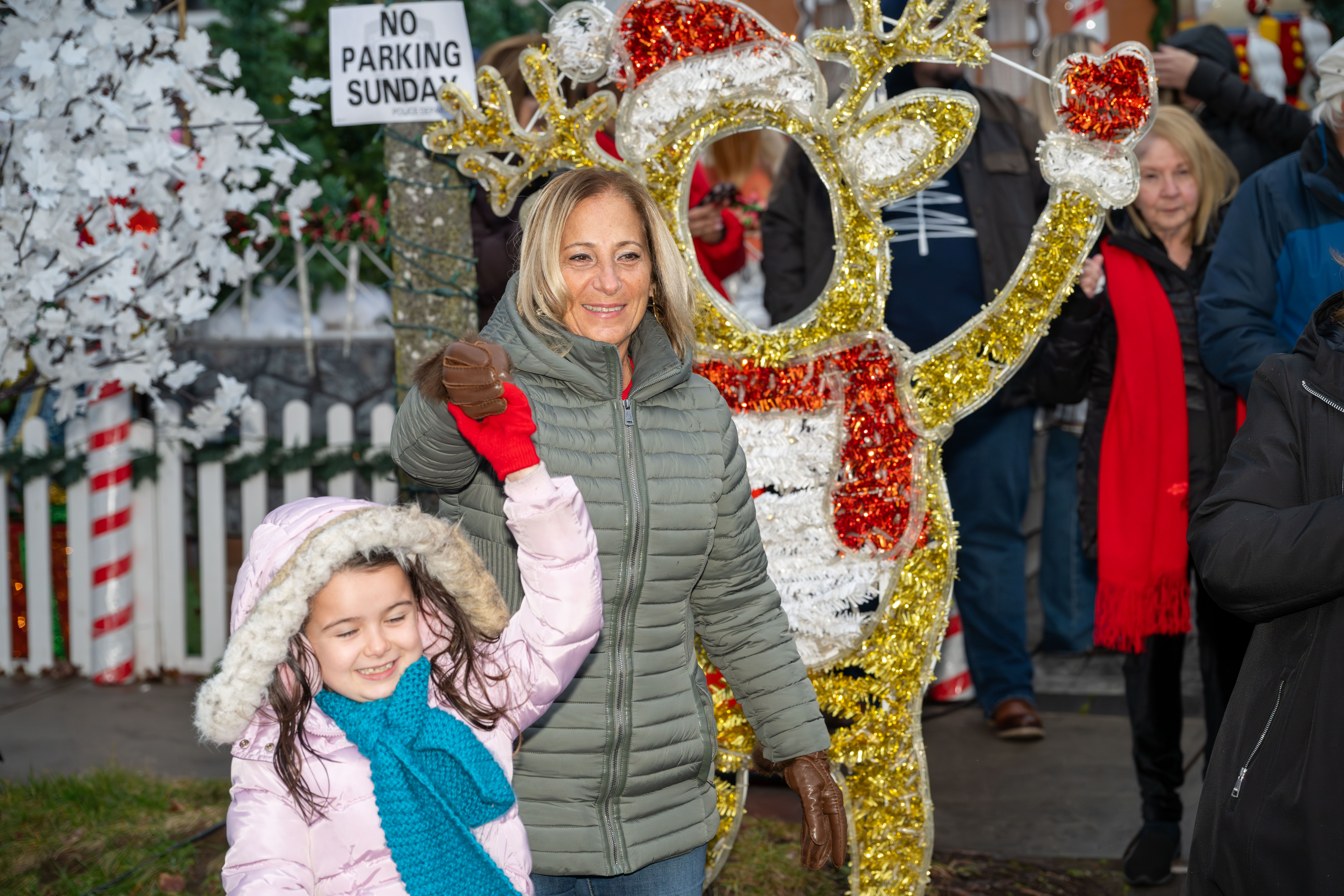 Hundreds gather to see Staten Island’s famous “Lights For Life” Christmas display and enjoy an entertainment extravaganza at the home of Joseph and Marisa DiMartino on Sunday, November 30, 2025, in Charleston. (Owen Reiter for the Advance/SILive.com)