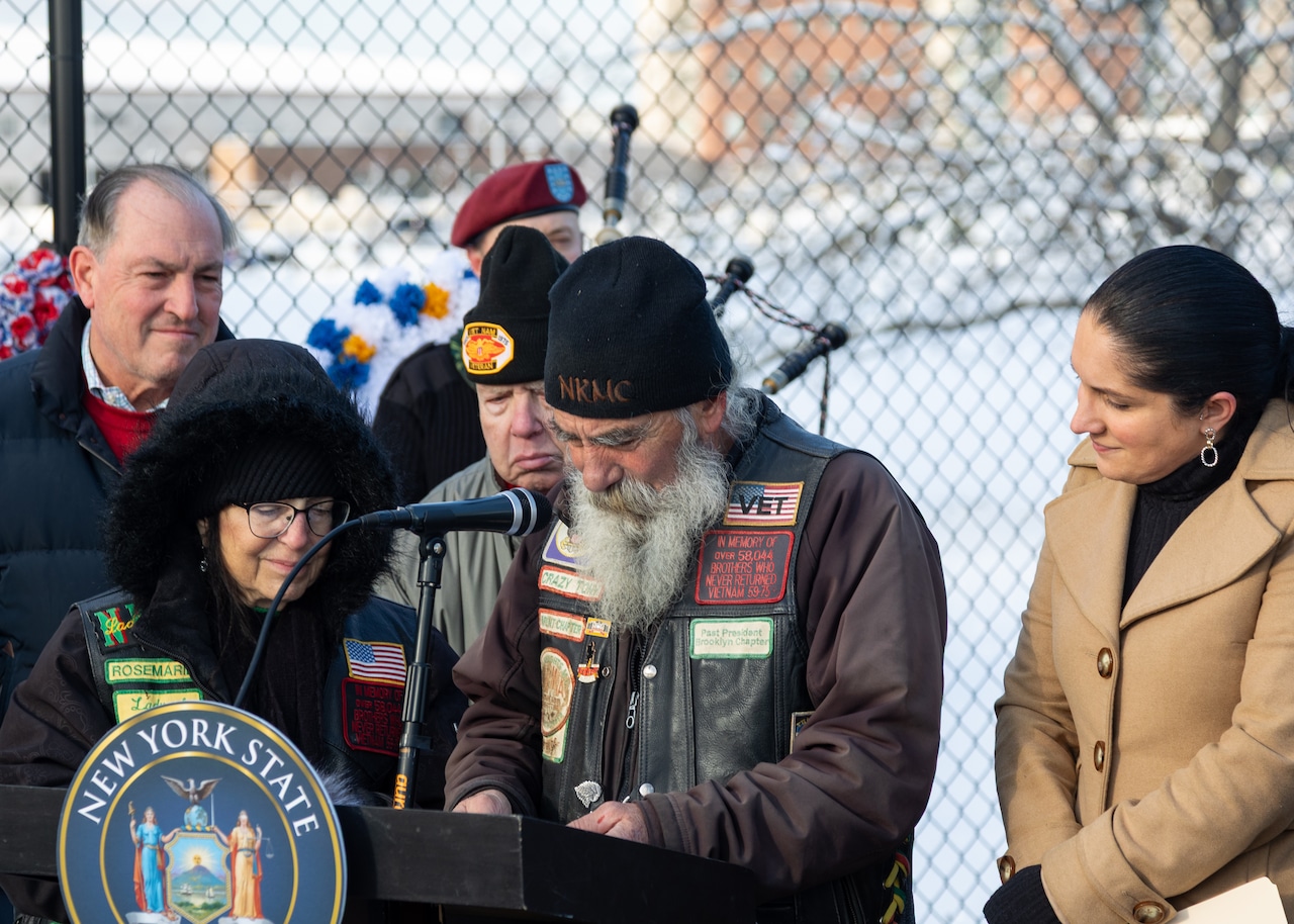 nws capodanno statue