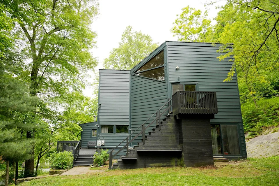 This revamped forest hideout is just an hour from Manhattan, but it feels a world away.