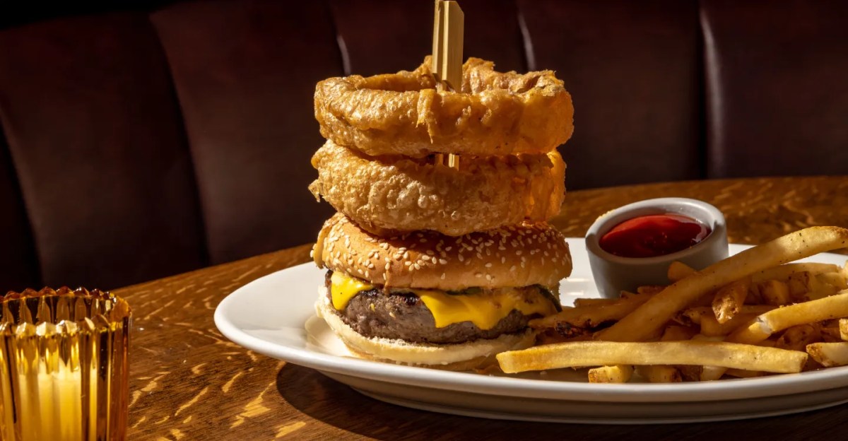 A Three-Michelin-Star Chicago Restaurant Sues a New York Tavern Over Its Name