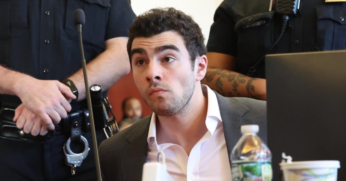 Luigi Mangione returns to New York City court for pretrial hearing