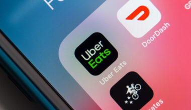 DoorDash, Uber Sue Over NYC Law Requiring Checkout Tip Option