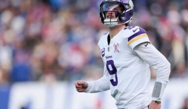 QB J.J. McCarthy leaves Minnesota Vikings' game against New York Giants with a right hand injury