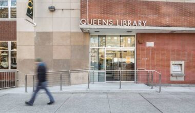 Fantasy author Rebecca Yarros tops reading lists across Queens libraries in 2025 – QNS