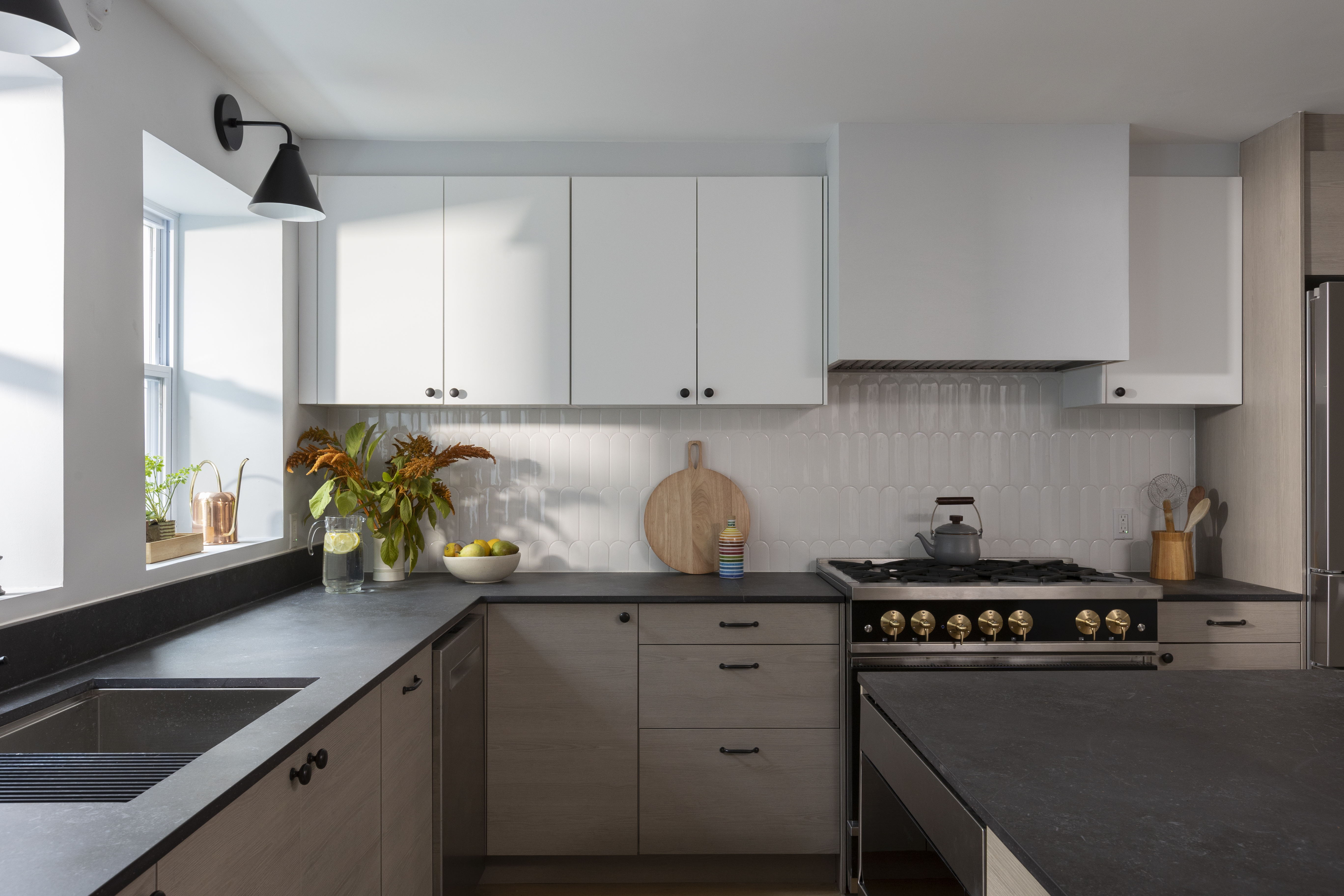 KITCHEN OVERALL L SHAPE WALL