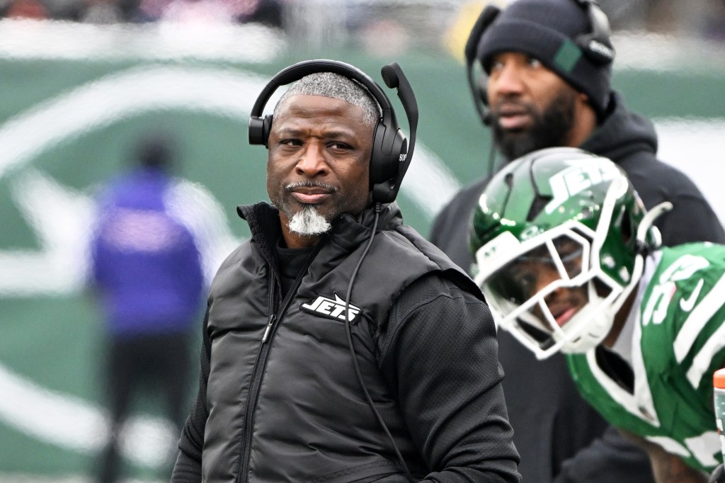 Jets head coach Aaron Glenn looks on during the first quarter of the Jets and New England Patriots game in East Rutherford, NJ. 