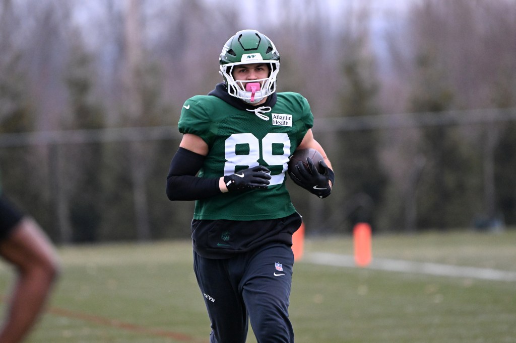 Jets tight end Jeremy Ruckert (89) practices in Florham Park, NJ. 