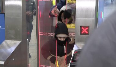 Some NYC subway riders call new MTA fare gates pilot program "chaotic"