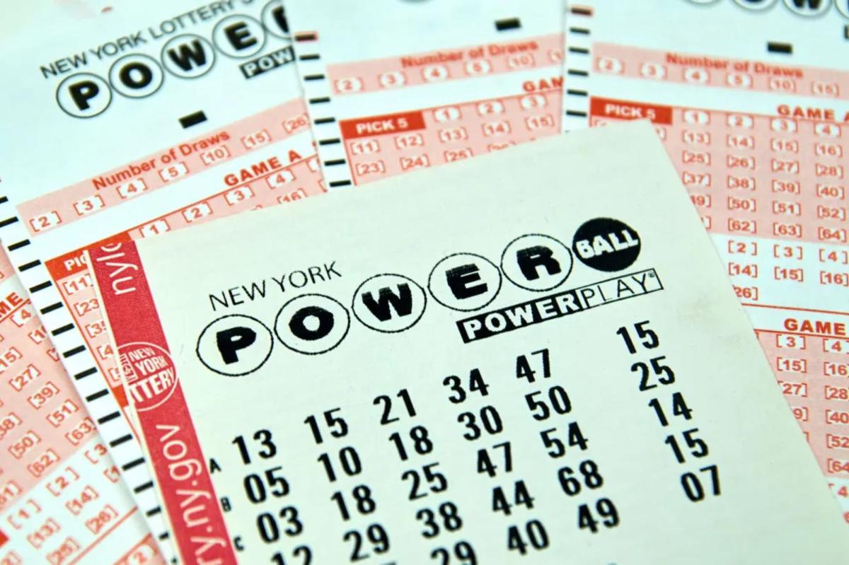 Powerball $1.82B jackpot winning ticket sold results drawing