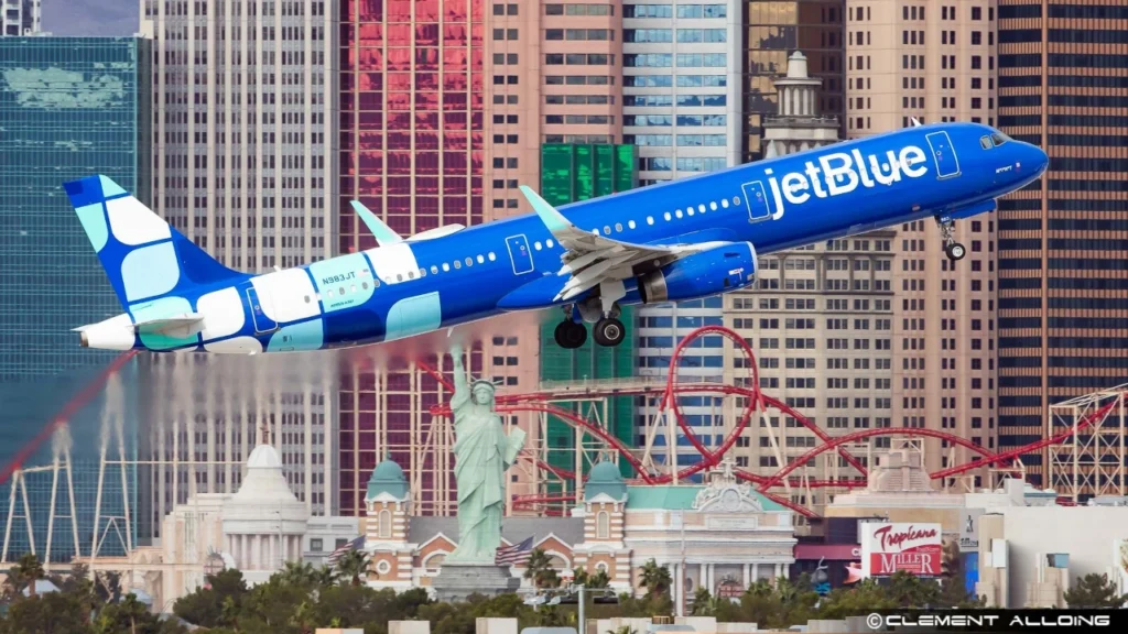 JetBlue Cuts Flights from New York to Amsterdam