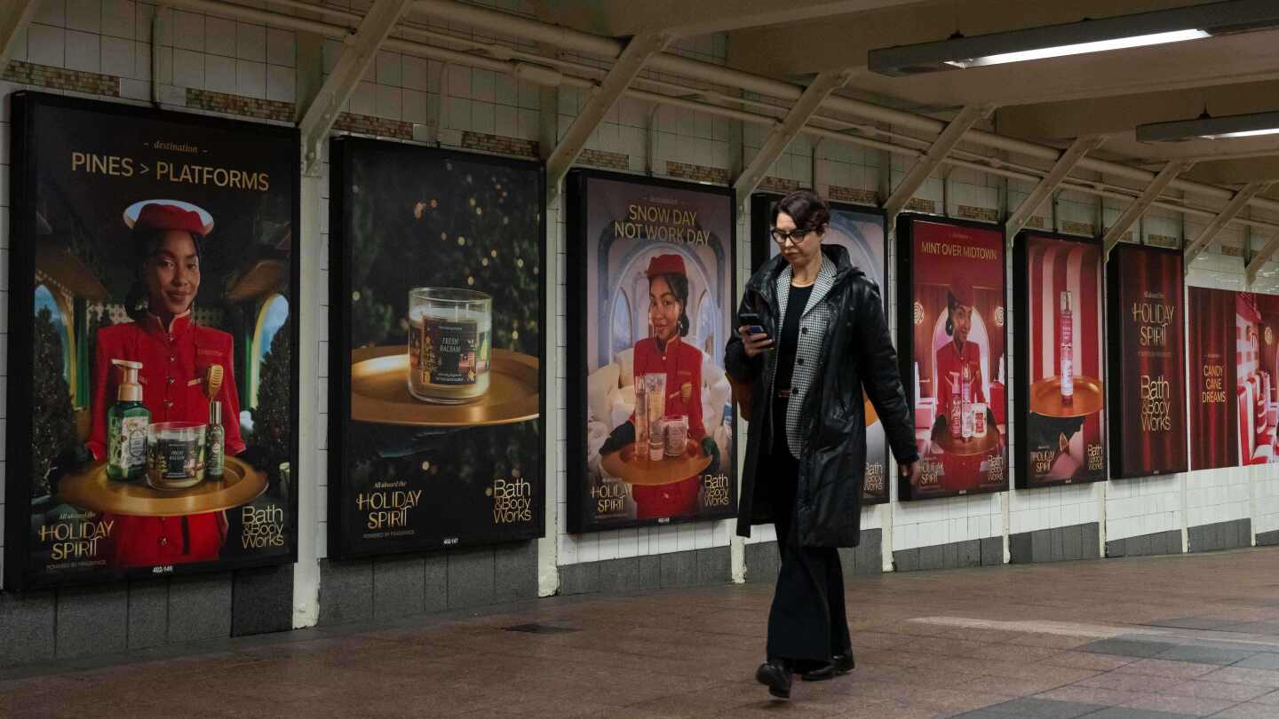 New ad pumps fragrance into Grand Central subway platform