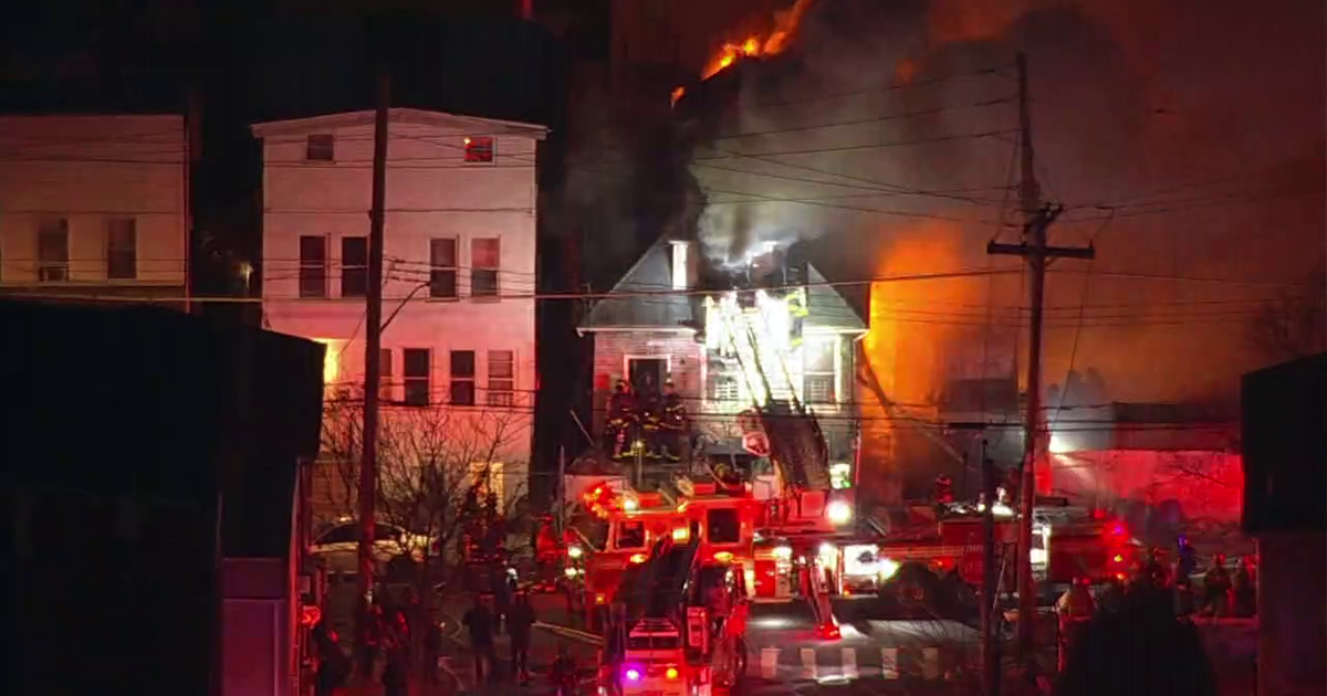 2 hurt when fuel truck, house catch fire on Staten Island, FDNY says
