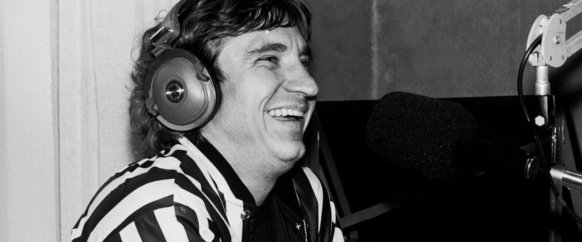 How Joe Walsh Used a Signature Guitar to Pay Homage to the Man Who “Saved Him” During a Lonely Summer in New York City