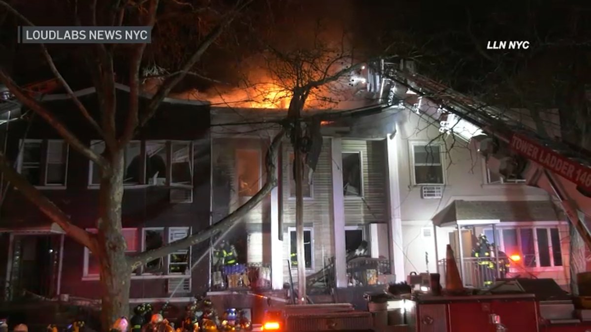 Williamsburg fire leaves 5 hurt, including firefighters – NBC New York