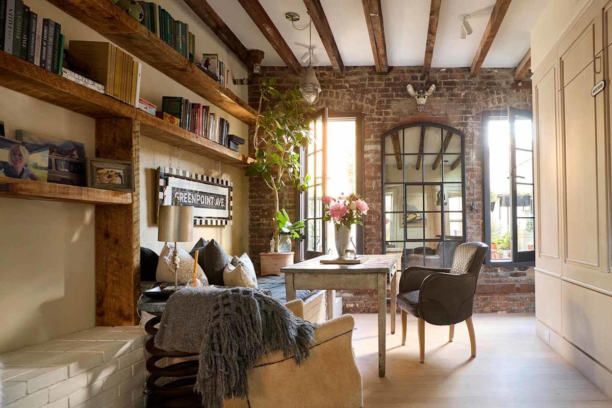 They Merged Two Tiny NYC Studios — Now It Feels Like a “Cool Library Lounge” in the Sky