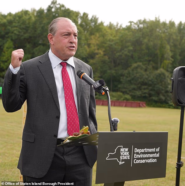 Staten Island borough president Vito Fossella has previously voiced support for secession from the five borough system