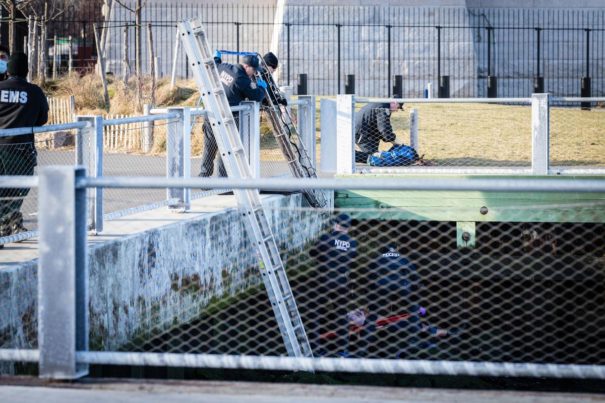 Girl jumped off Brooklyn Bridge after years of NYC child-welfare missteps: suit