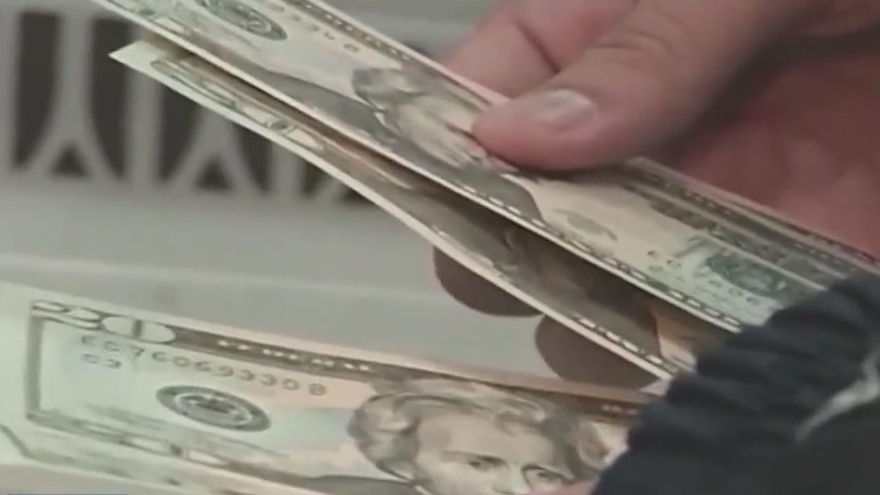 How much will NY's minimum wage increase by in 2026?