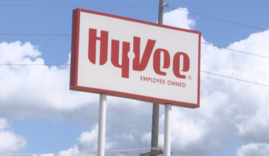 Manhattan Hy-Vee gives more than $3,000 to Flint Hills Breadbasket