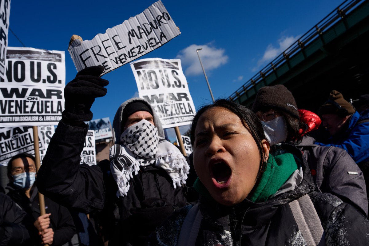 Protesters Gather at Brooklyn Jail Ahead of Maduro Court Appearance