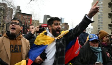 Manhattan courthouse street a dividing line for debate on capture of Venezuelan President Nicolás Maduro