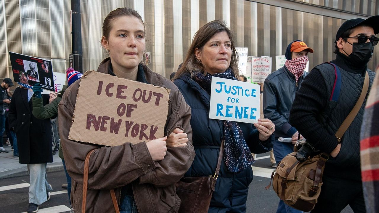 Scores protest killing of Minneapolis woman by ICE in NYC as Noem defends agent