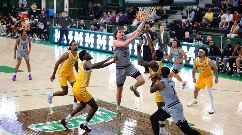 Roxburgh’s Posts Third Double-Double; Men’s Basketball Falls to Canisius