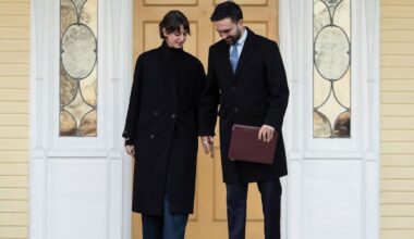 Mamdani and his wife move into Gracie Mansion