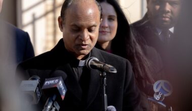 Pastor asks for prayers for man accused of disrupting Staten Island Mass; urges mental health support