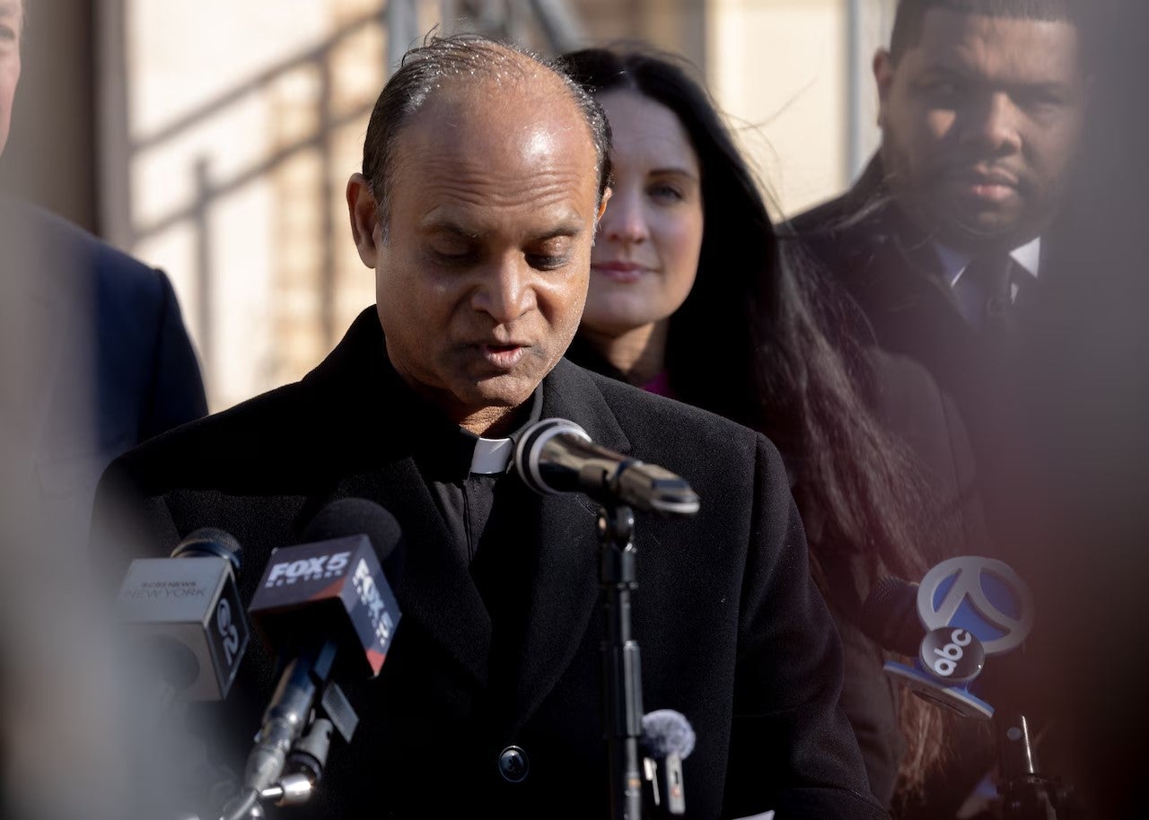 Pastor asks for prayers for man accused of disrupting Staten Island Mass; urges mental health support